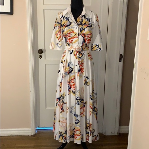 Badgley Mischka Dresses & Skirts - Badgley Mischka NWT white flower dress. Size 4